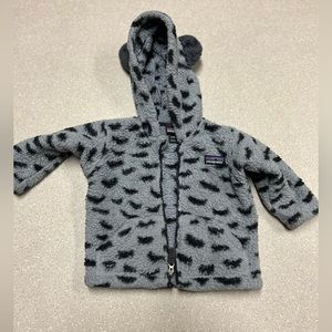 Patagonia kids 3-6 month spotted hooded sweater